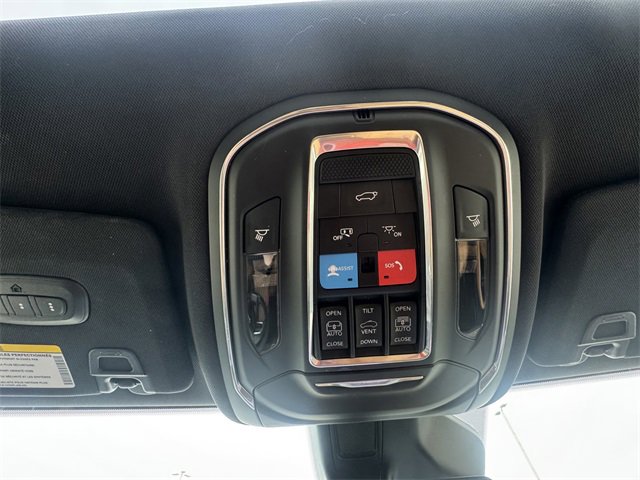 Used 2025 Jeep Grand Cherokee L Summit image 30