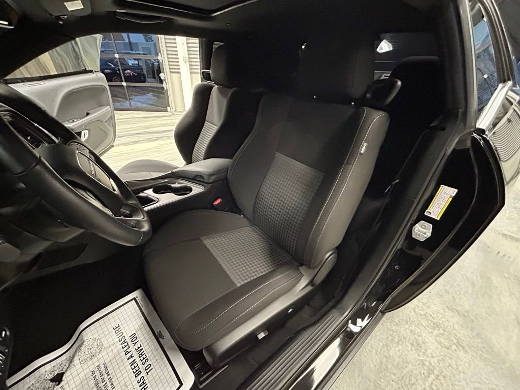 Used 2023 Dodge Challenger R/T w/ Blacktop Package image 9