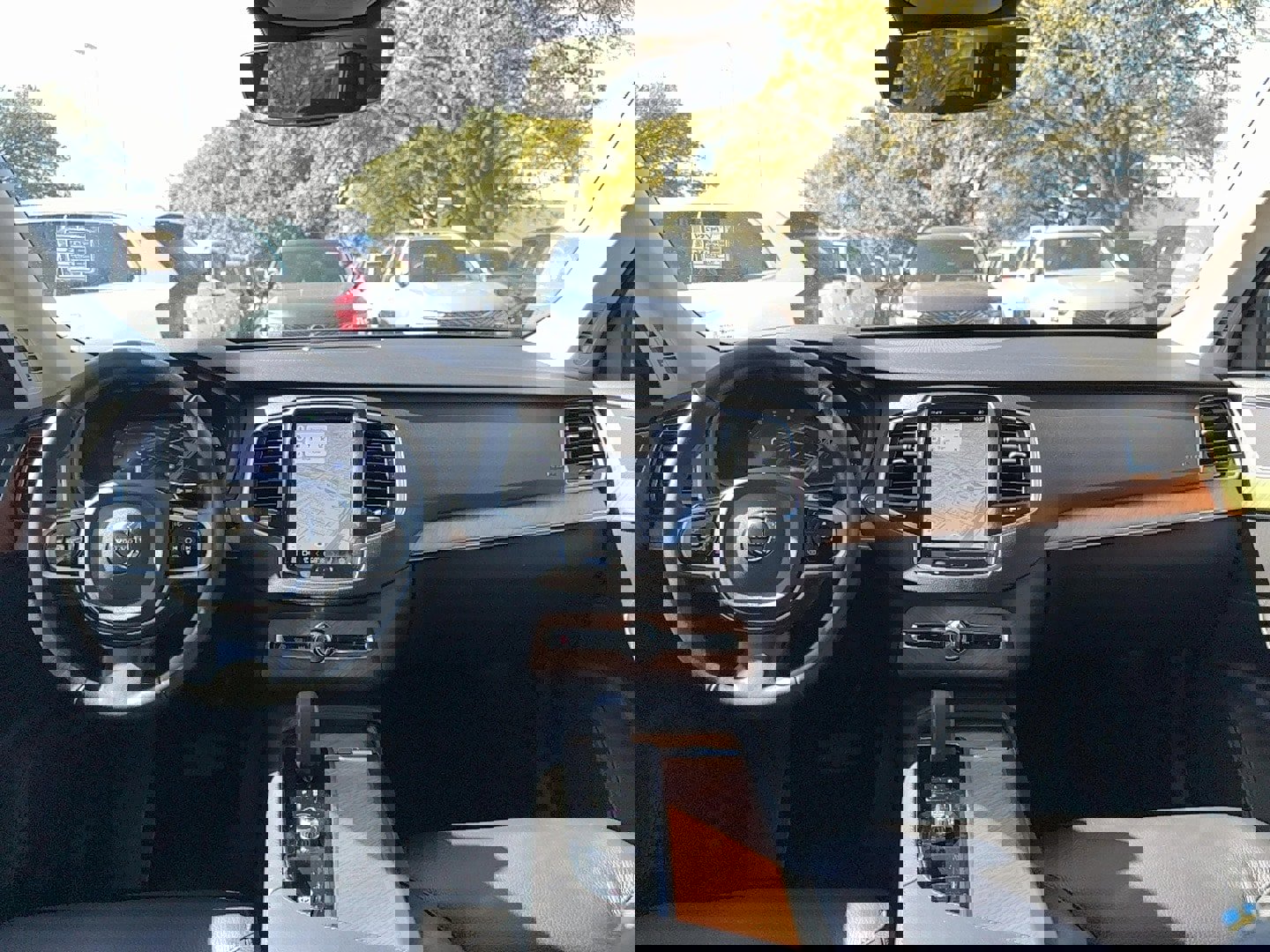 Certified 2025 Volvo XC90 B6 Plus image 16