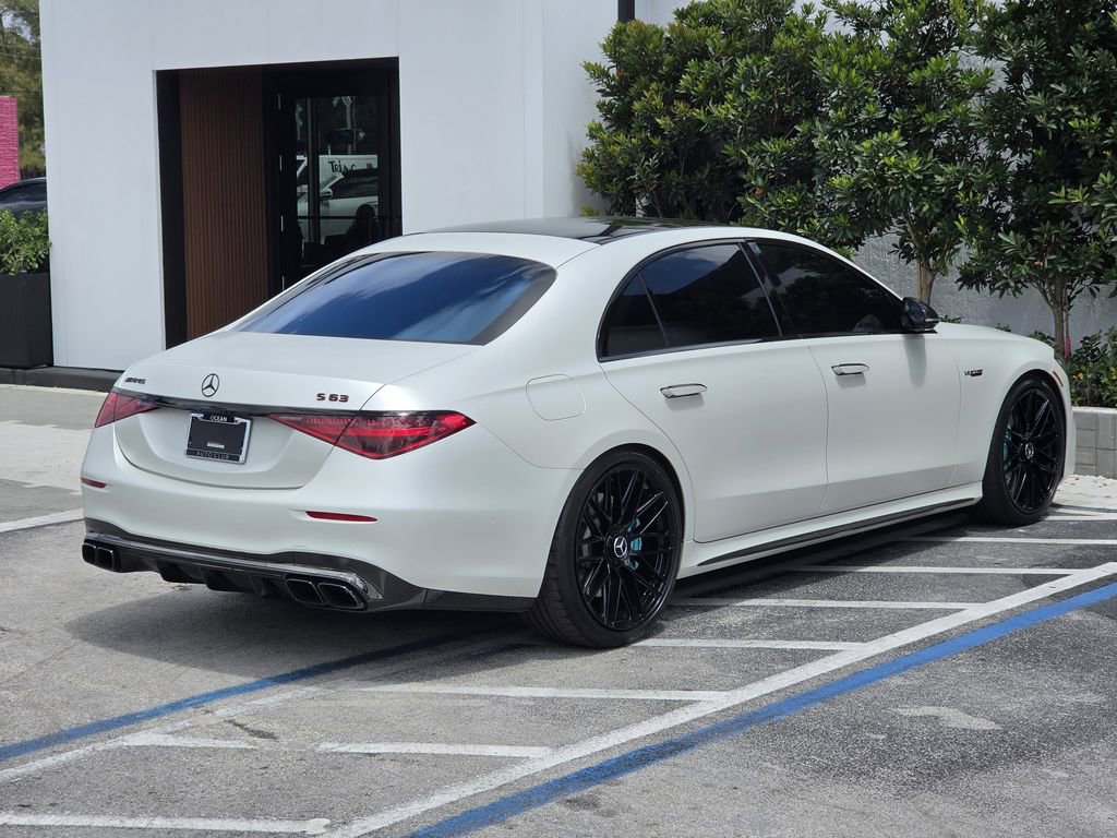 Used 2024 Mercedes-Benz S 63 AMG S w/ Carbon Fiber Exterior Package image 4