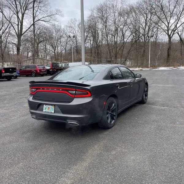 Used 2018 Dodge Charger SXT w/ Blacktop Package image 2