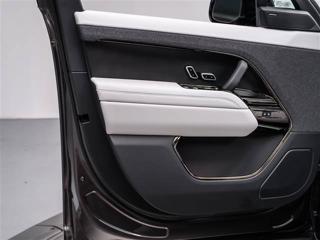 New 2027 Land Rover Range Rover Sport SE AWD/4WD image 23