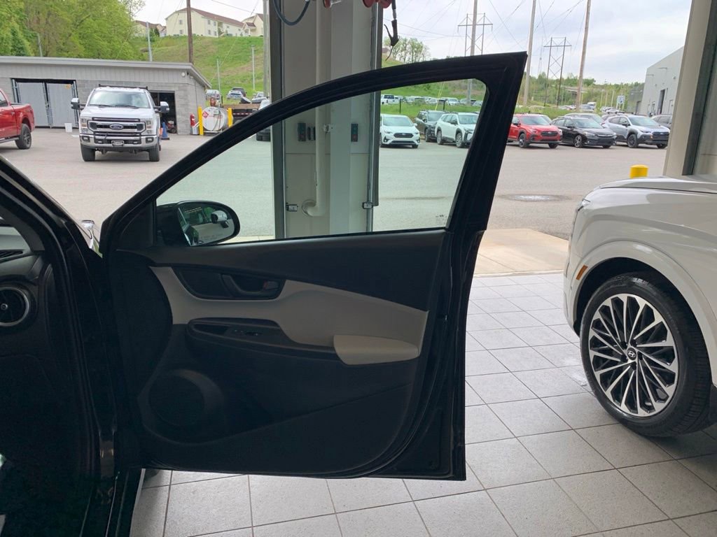 Certified 2023 Hyundai Kona SEL w/ Cargo Package AWD/4WD image 21