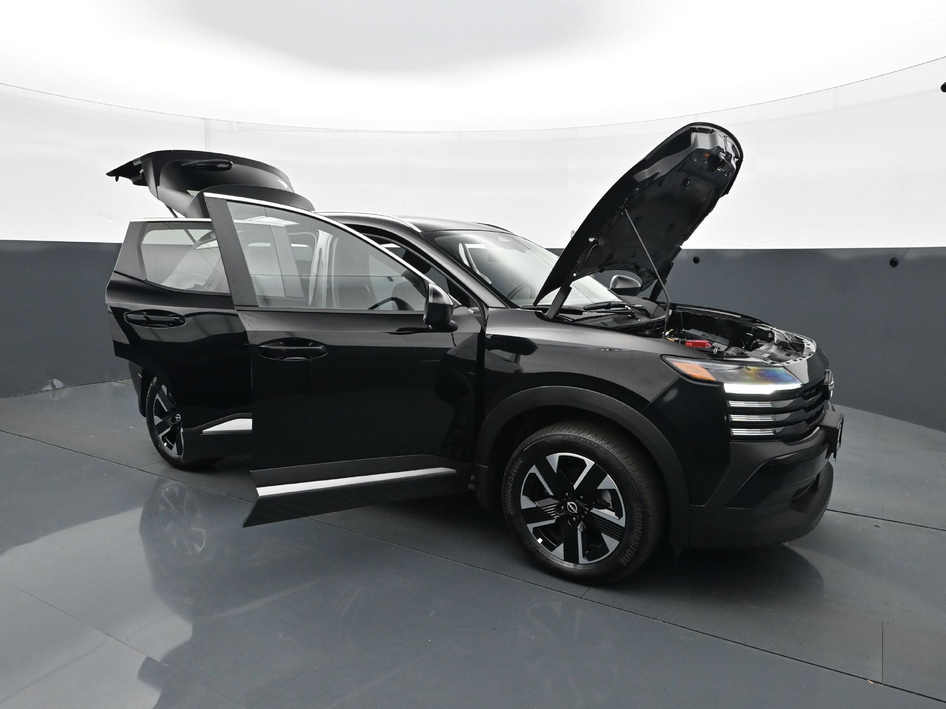 Used 2025 Nissan Kicks SV w/ SV Premium Package AWD/4WD image 36