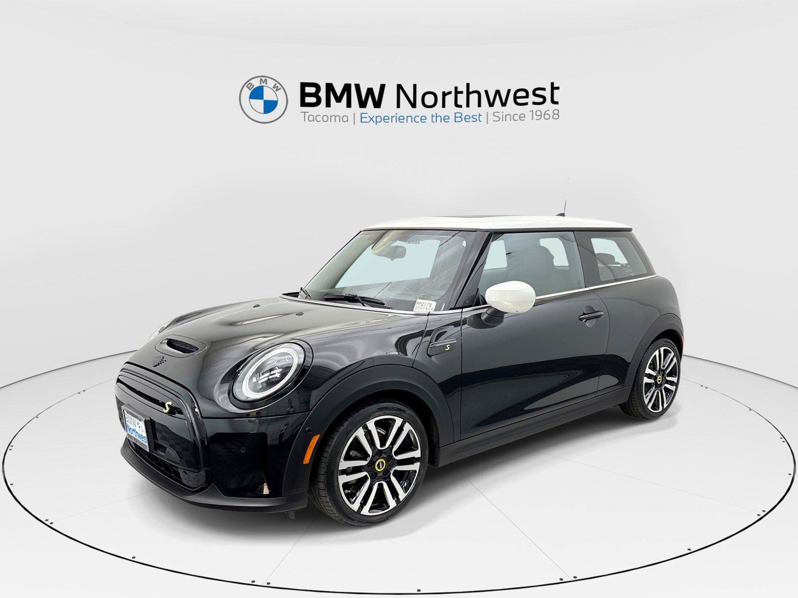 Used 2023 MINI Cooper SE FWD image 1