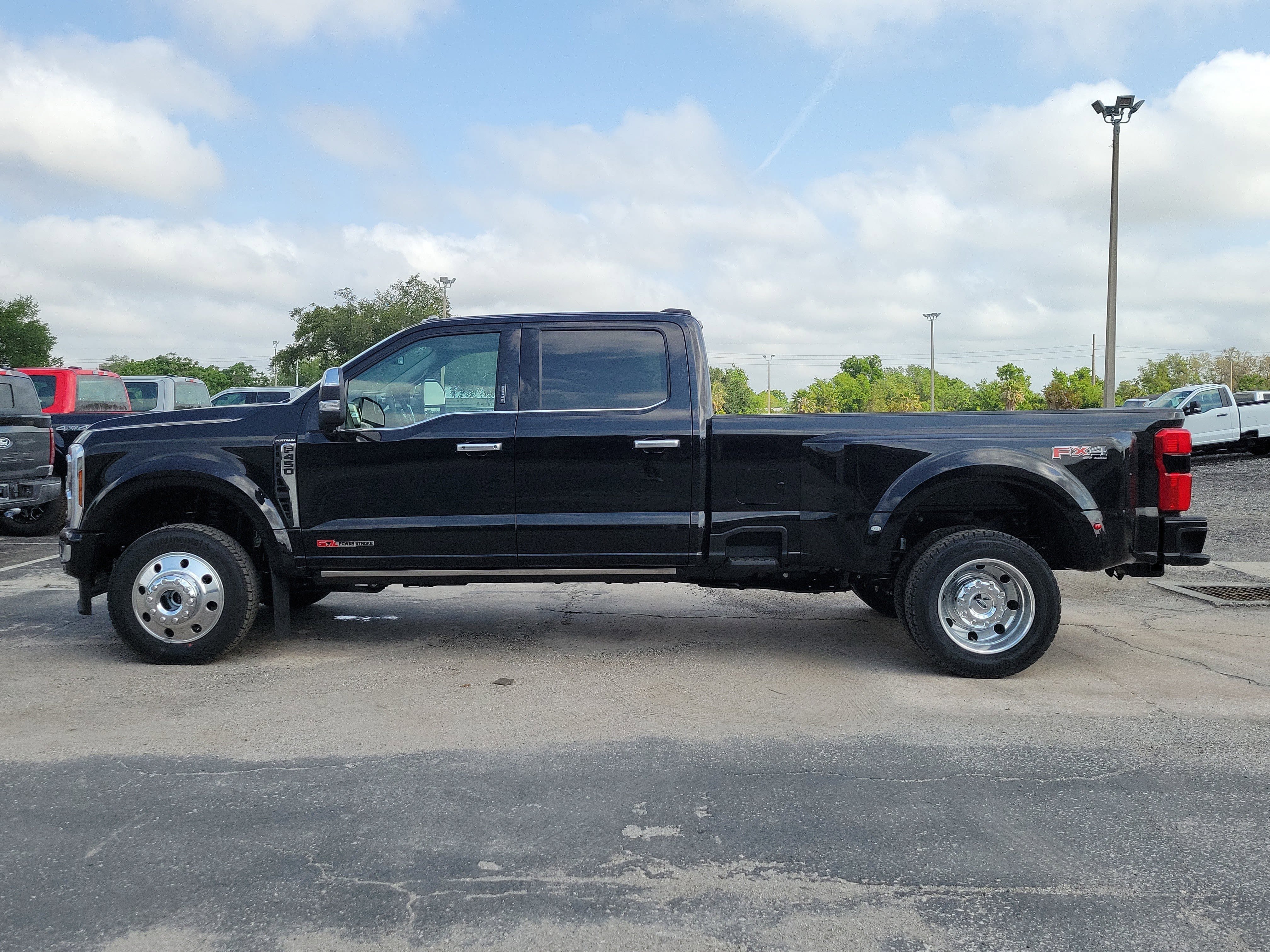 New 2026 Ford F450 Platinum w/ Platinum Plus Package AWD/4WD image 6