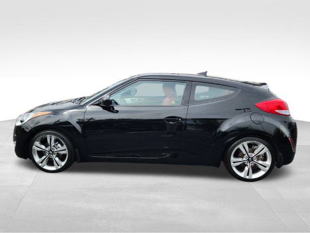 Used 2012 Hyundai Veloster w/ Tech Pkg FWD image 2