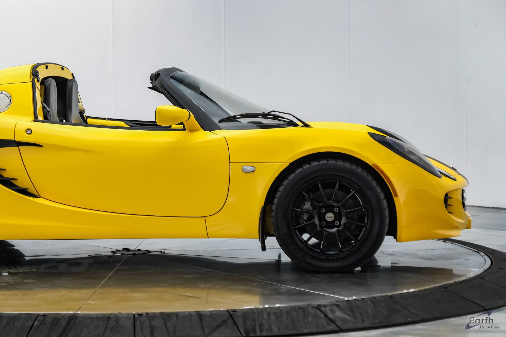 Used 2005 Lotus Elise RWD image 25