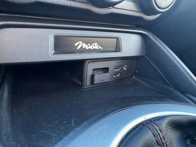 Used 2017 MAZDA MX-5 Miata Club image 18
