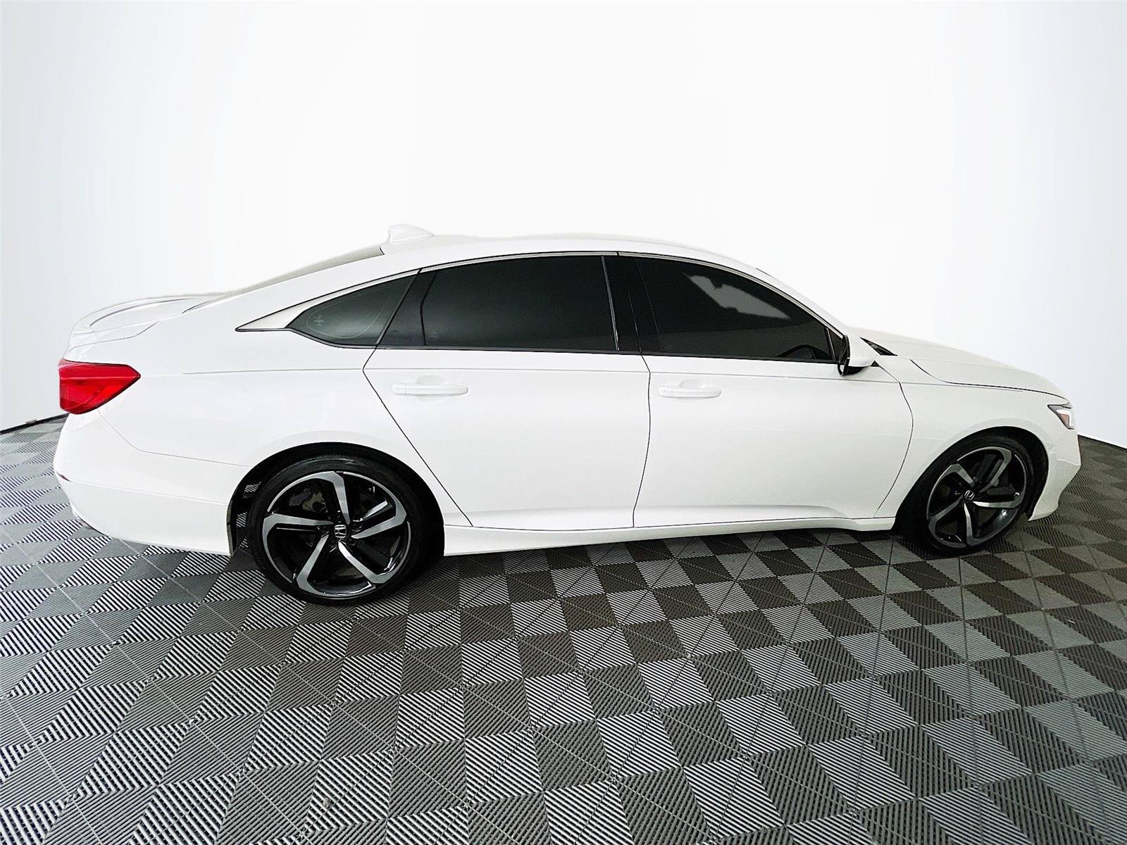 Used 2019 Honda Accord Sport image 11