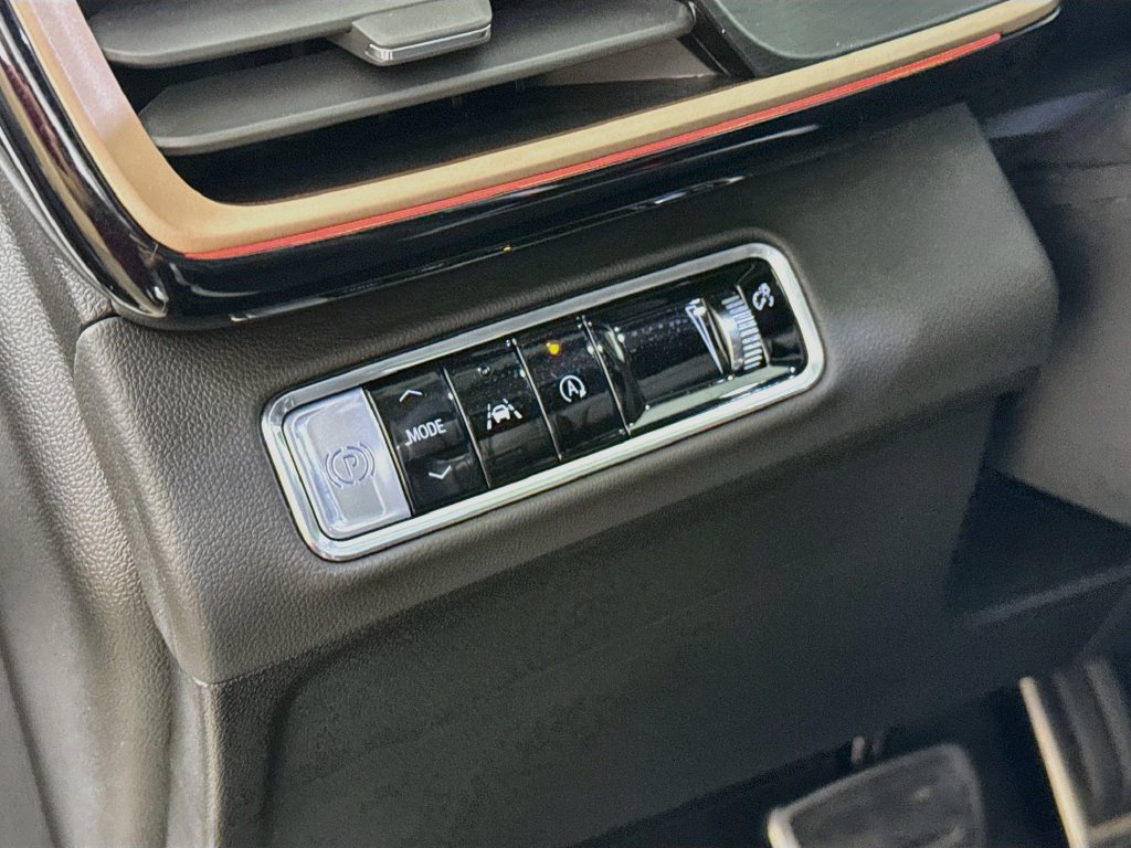 Used 2025 Buick Envision Sport Touring AWD/4WD image 10