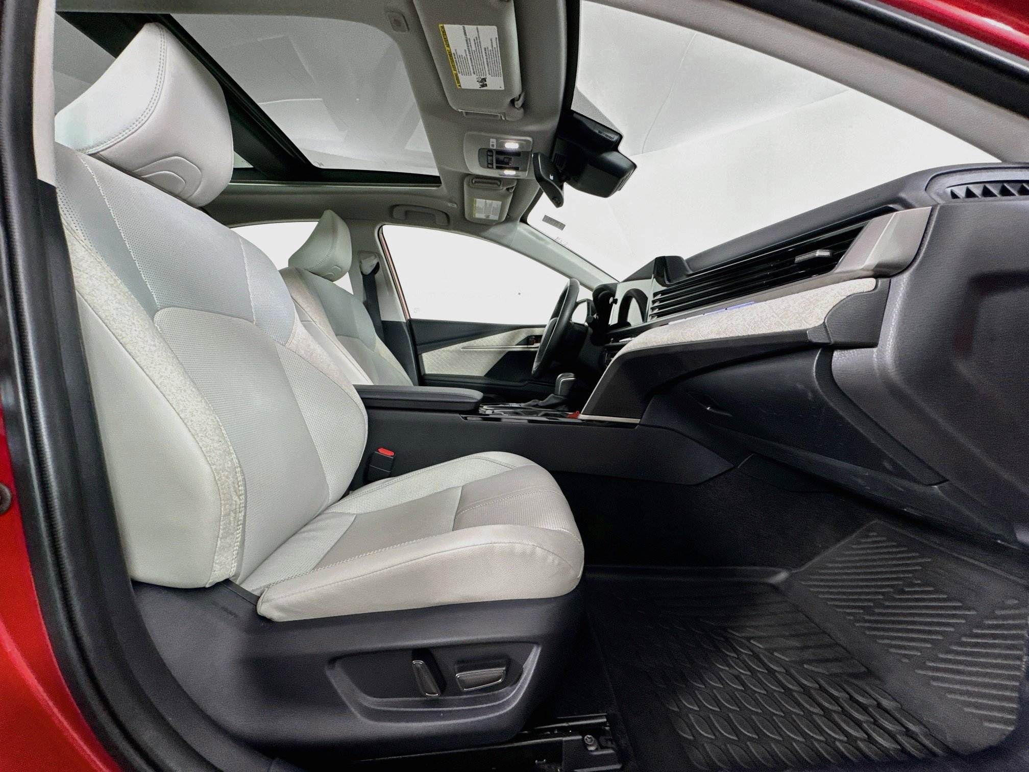 Certified 2025 Toyota Camry XLE w/ Premium Plus Package FWD image 30