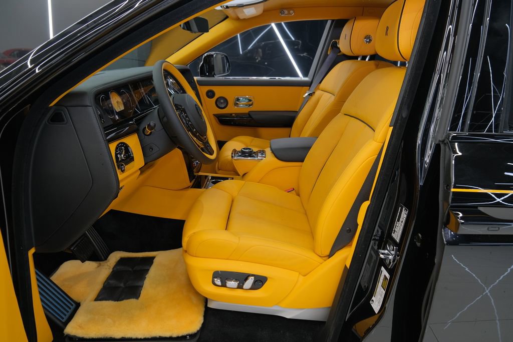 Used 2026 Rolls-Royce Phantom Sedan image 25