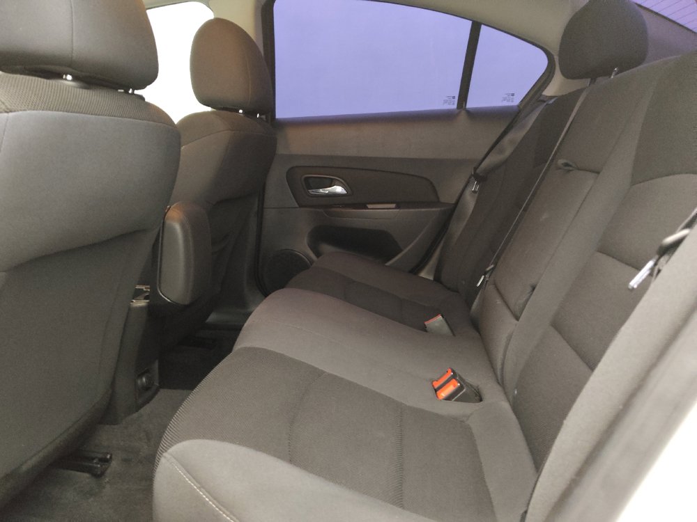 Used 2016 Chevrolet Cruze LT w/ Enhanced Safety Package FWD image 18