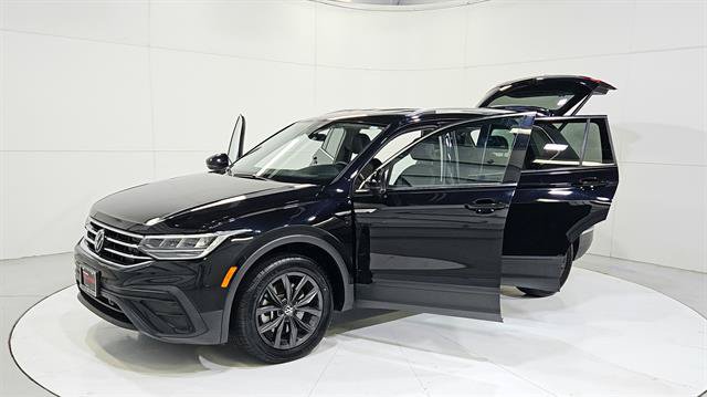 Used 2024 Volkswagen Tiguan SE FWD image 30