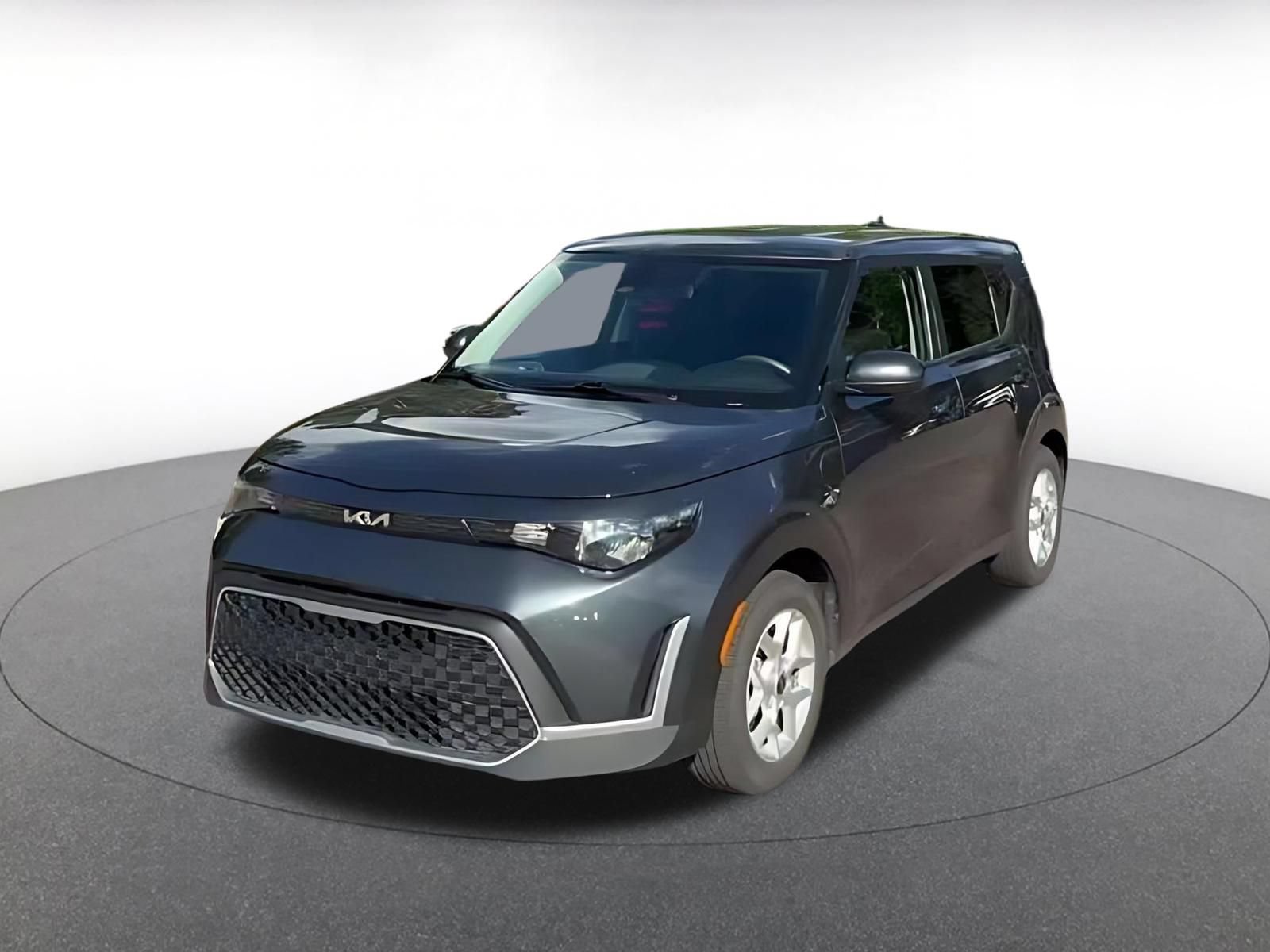 Used 2025 Kia Soul LX w/ LX Technology Package FWD image 4