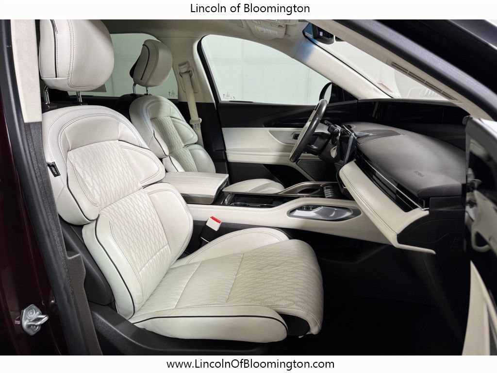 Used 2024 Lincoln Nautilus Black Label AWD/4WD image 11