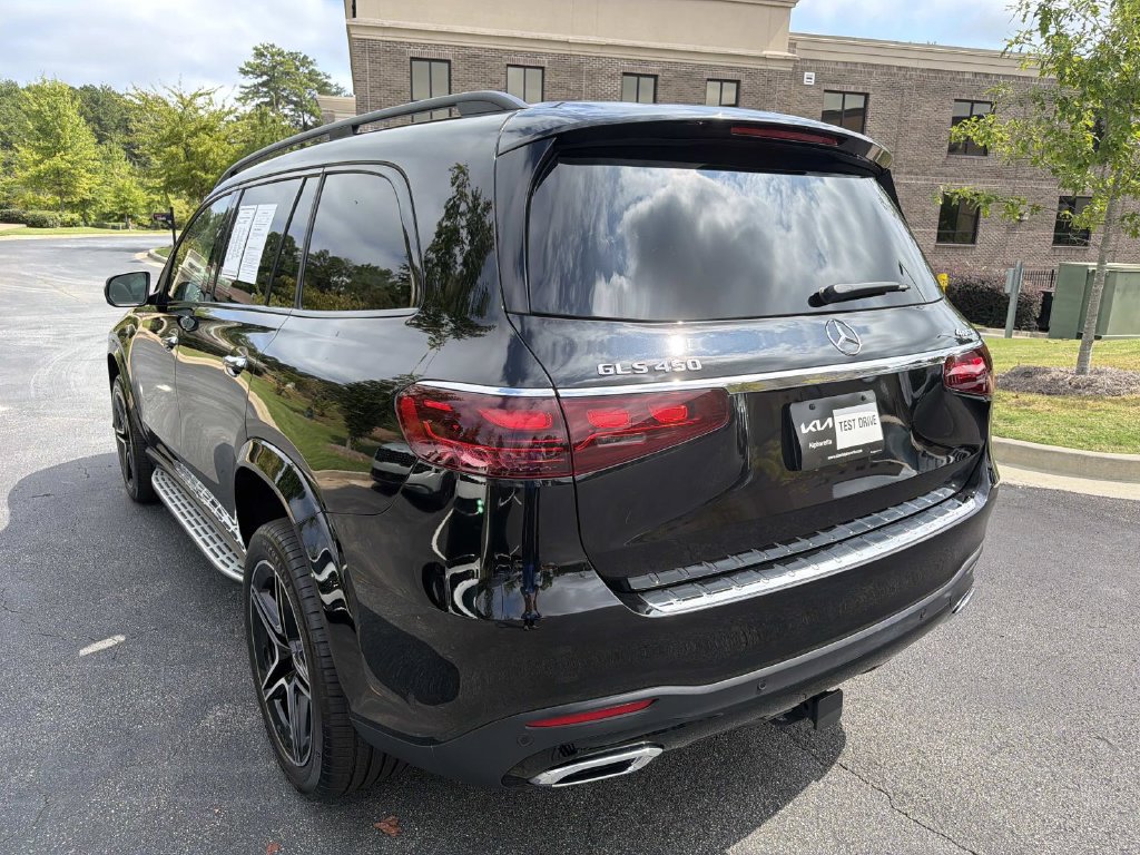 Used 2025 Mercedes-Benz GLS 450 4MATIC w/ AMG Line Exterior image 5