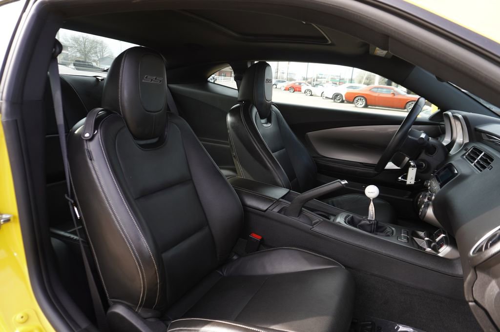 Used 2010 Chevrolet Camaro SS w/ LPO, Ground Effects Package image 34