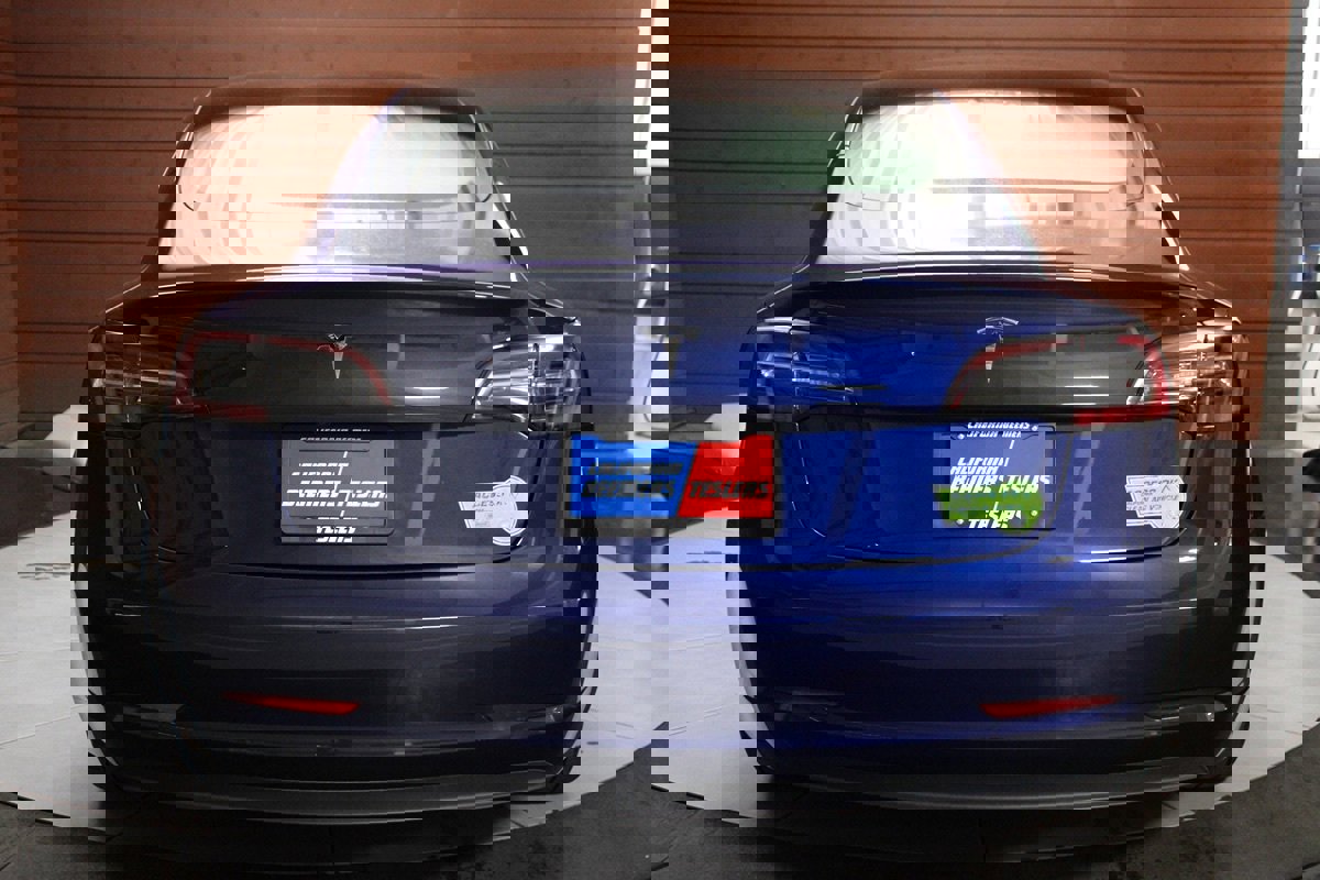 Used 2023 Tesla Model 3 Standard Range image 12