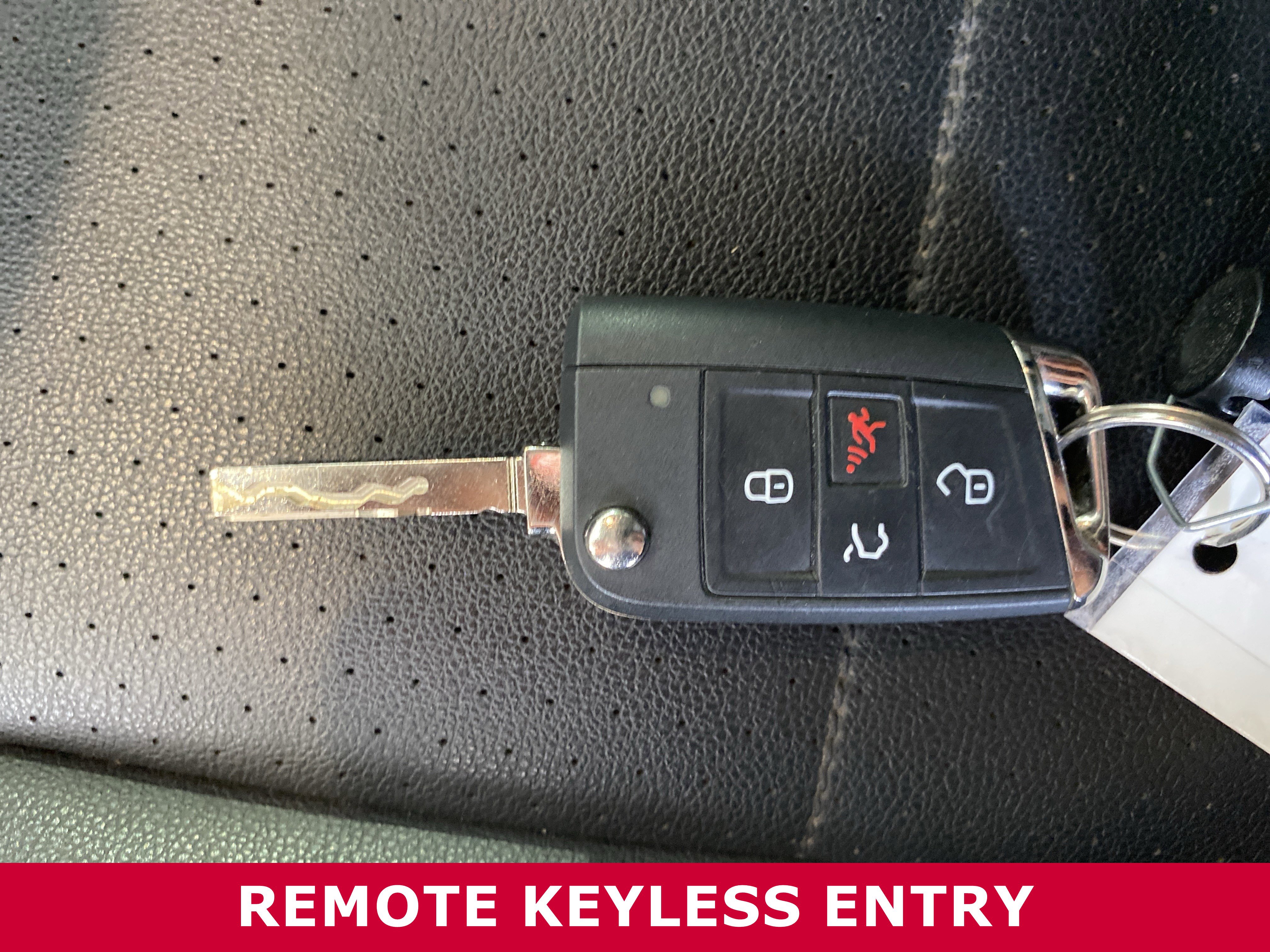 Used 2021 Volkswagen Tiguan SE image 30