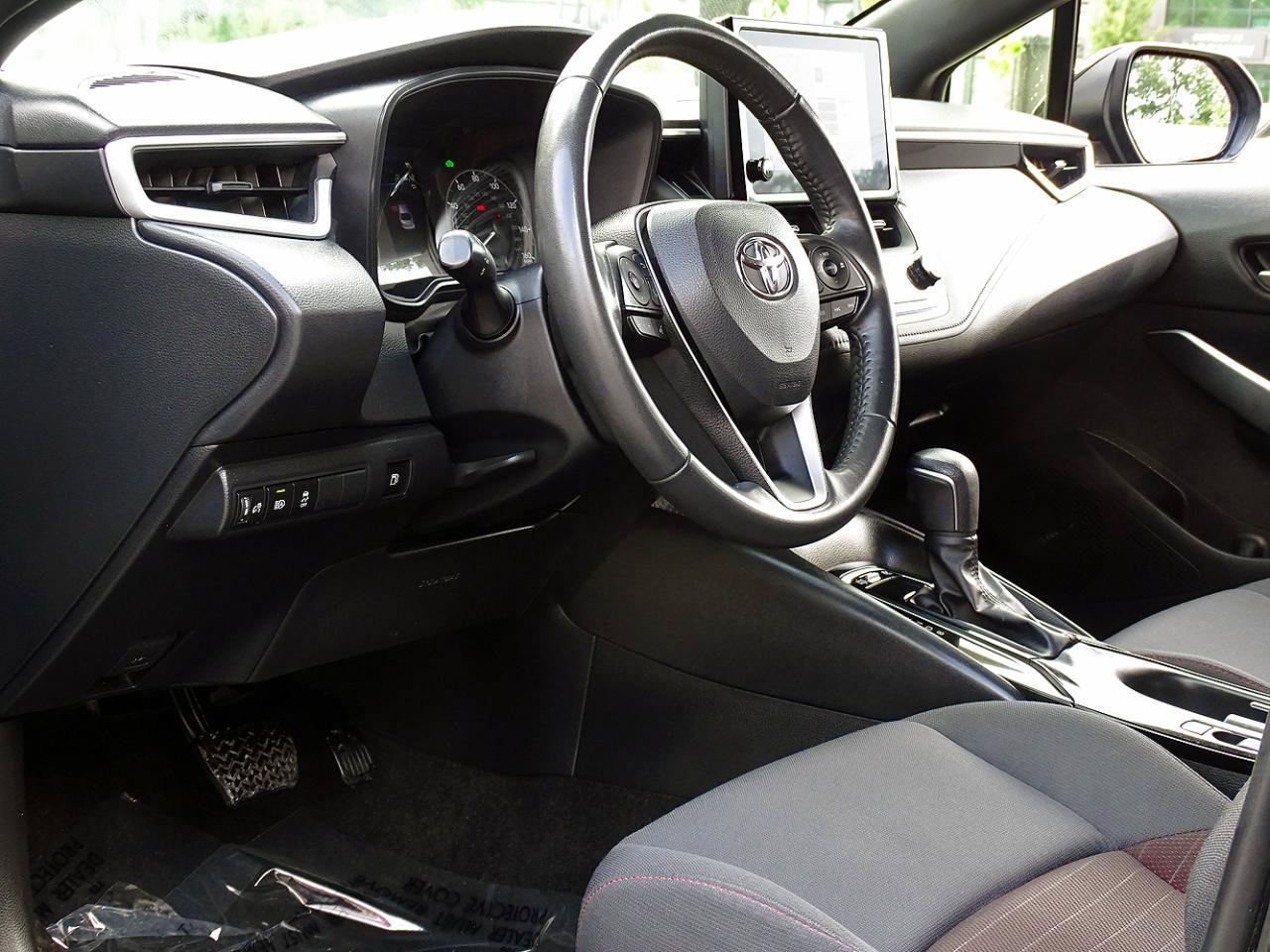 Used 2023 Toyota Corolla SE FWD image 25