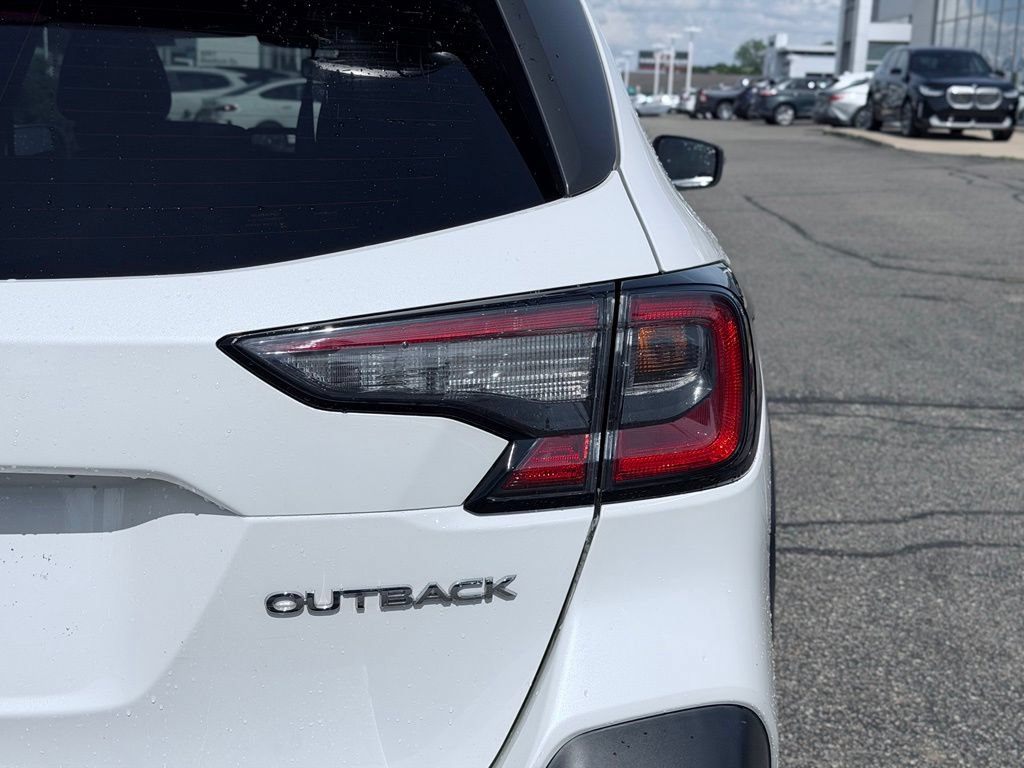 Used 2023 Subaru Outback Premium AWD/4WD image 8
