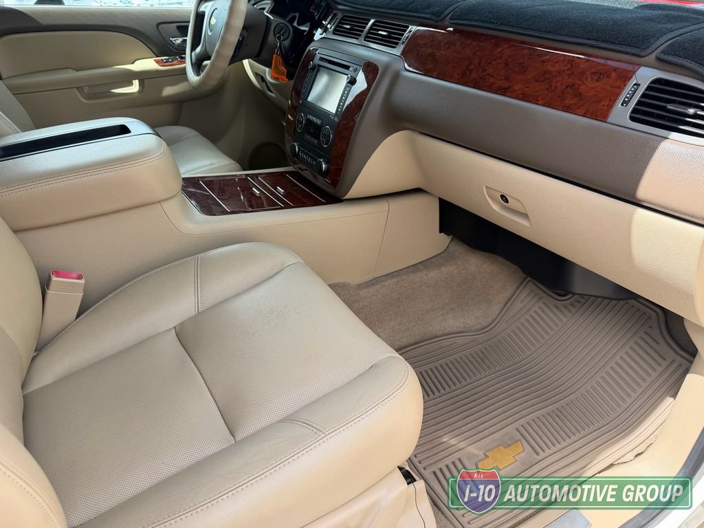 Used 2013 Chevrolet Avalanche LTZ AWD/4WD image 16