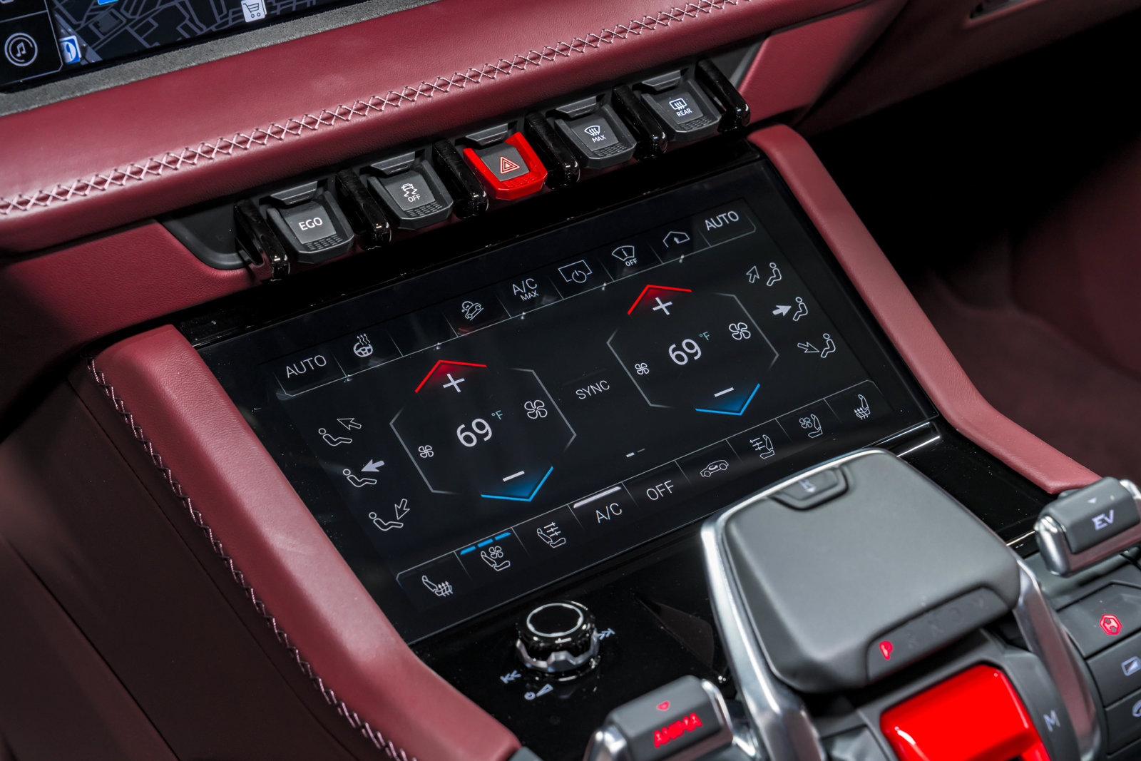 Used 2025 Lamborghini Urus SE AWD/4WD image 28