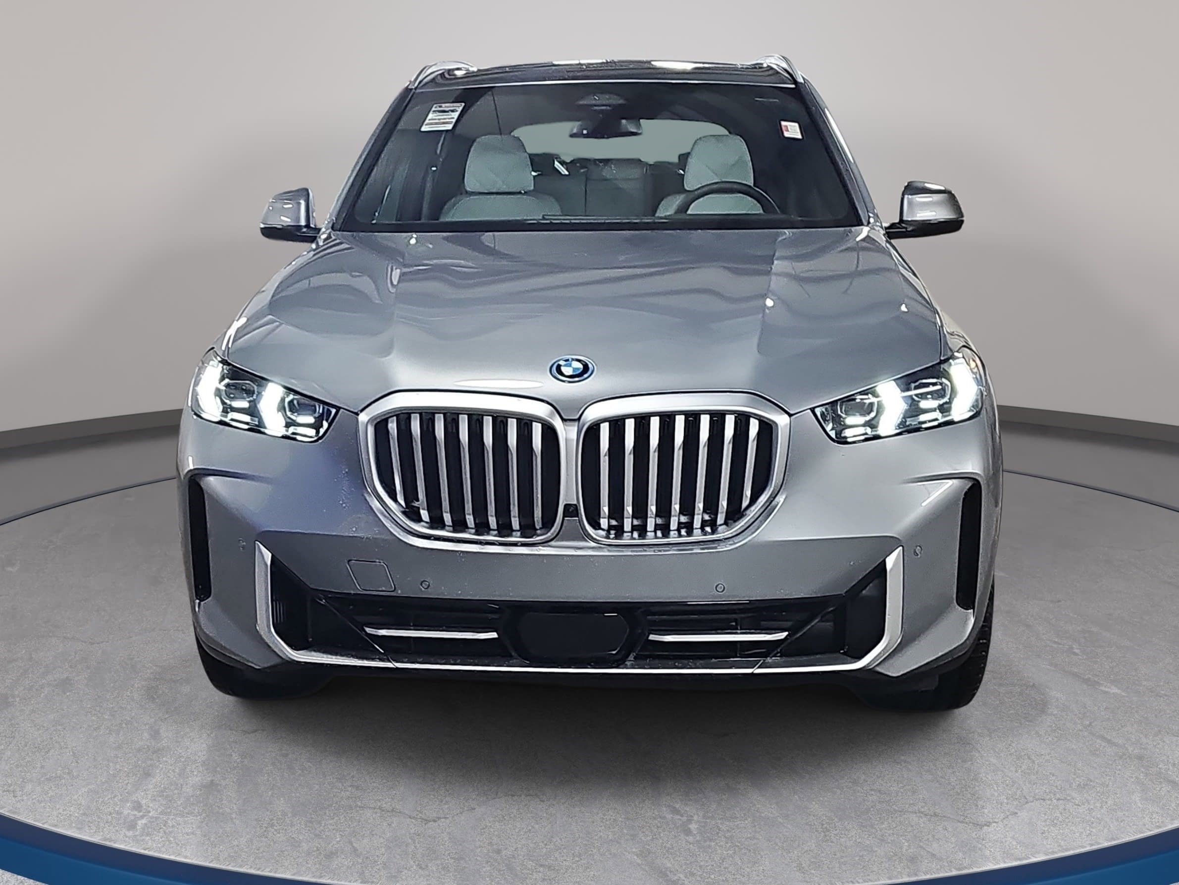 New 2026 BMW X5 xDrive50e w/ Climate Comfort Package AWD/4WD image 2