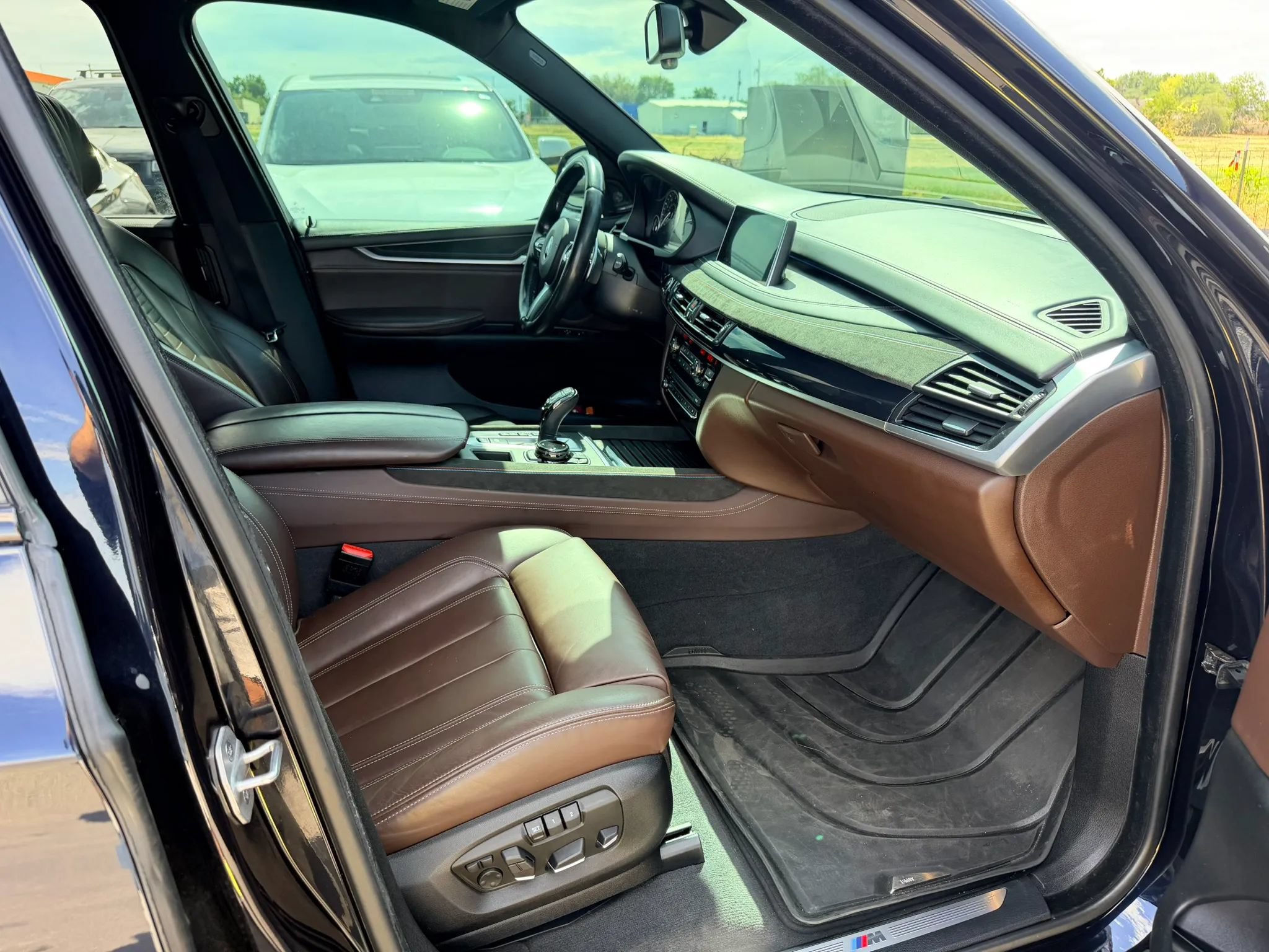 Used 2015 BMW X5 xDrive50i AWD/4WD image 17