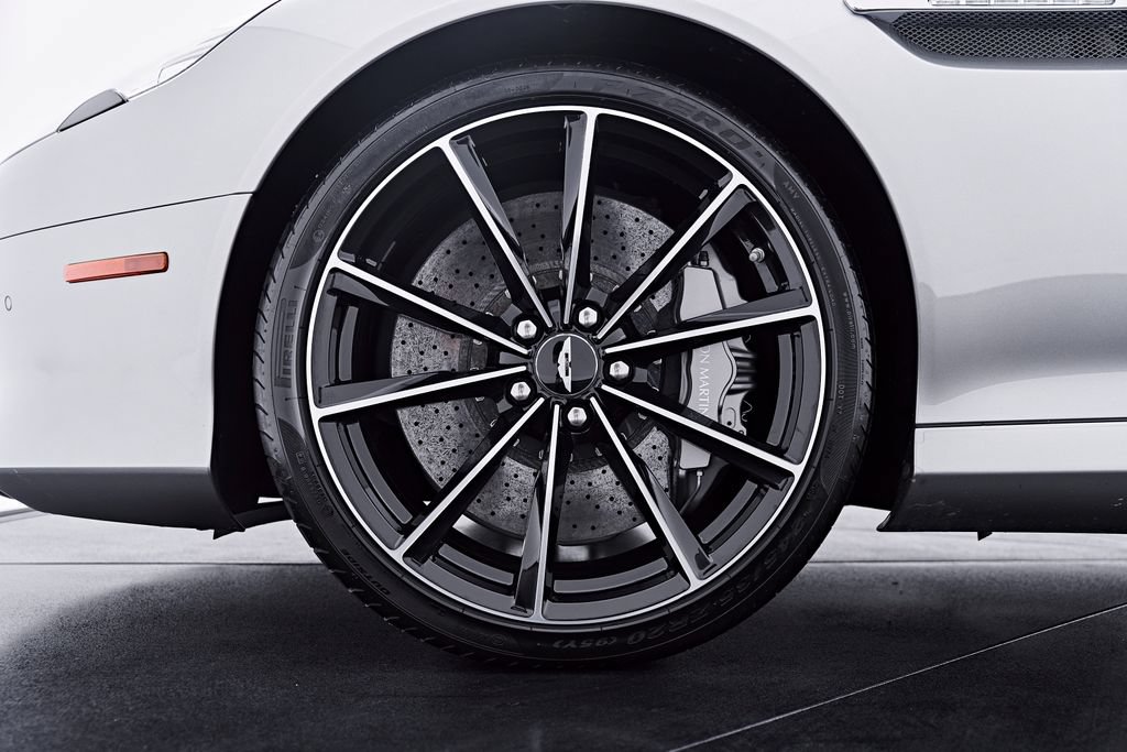 Used 2016 Aston Martin DB9 GT RWD image 3