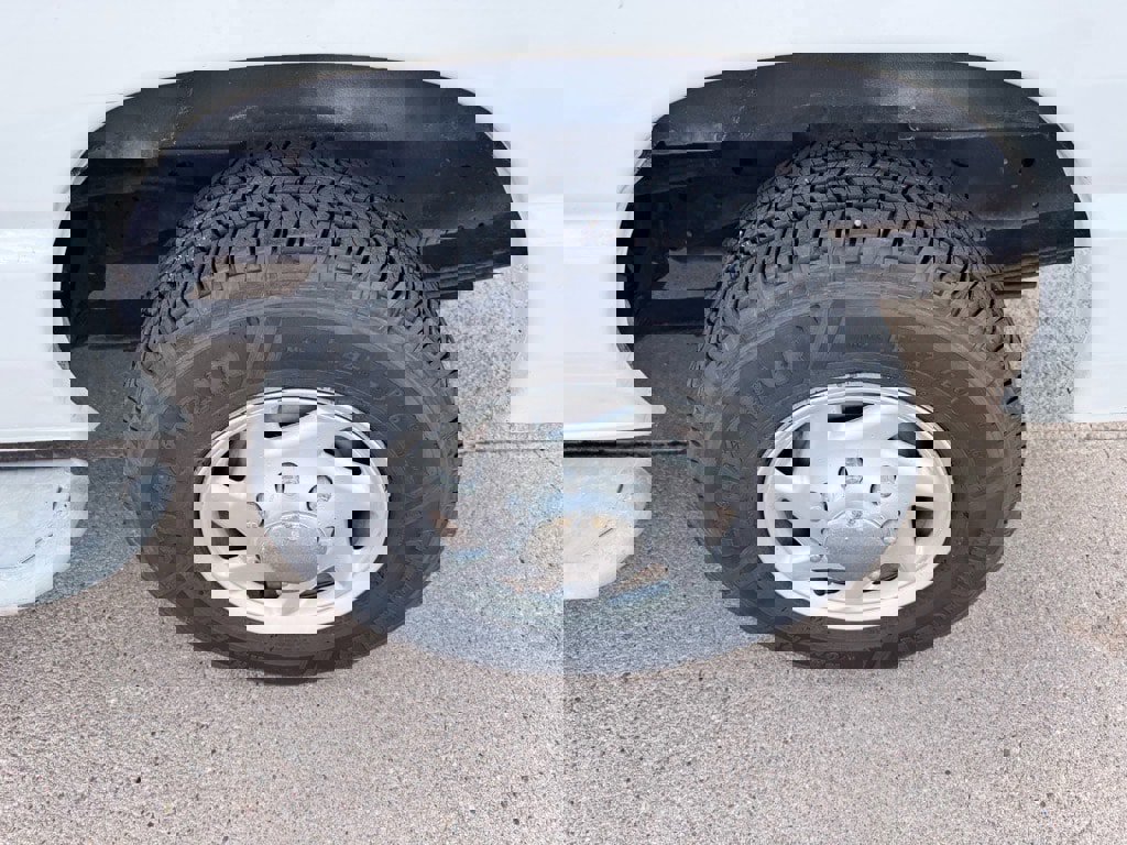 Used 2014 Ford E-250 and Econoline 250 w/ Power Group image 5