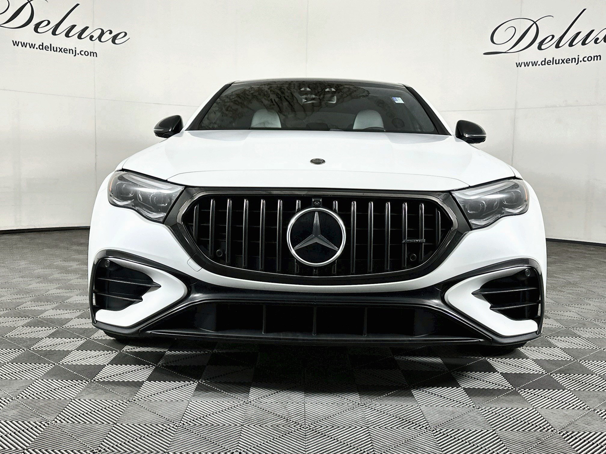 Used 2025 Mercedes-Benz E 53 AMG e 4MATIC Sedan image 2