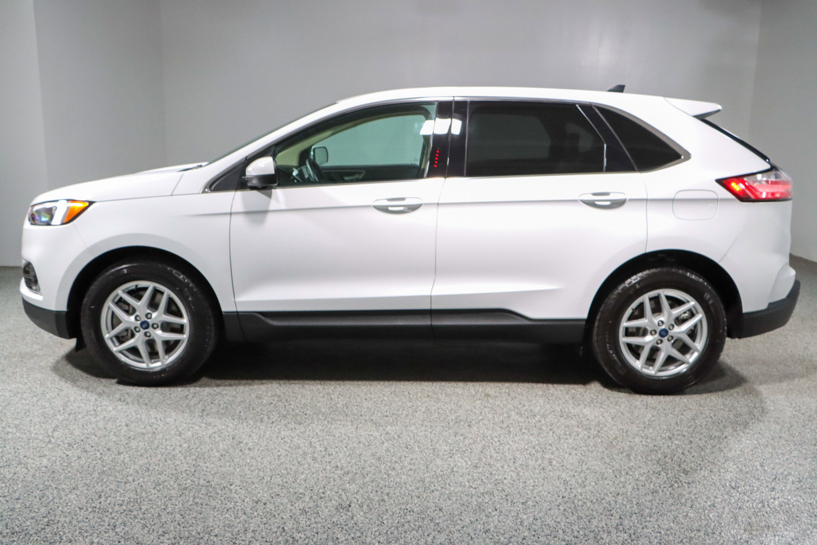 Used 2022 Ford Edge SEL w/ Convenience Package AWD/4WD image 10
