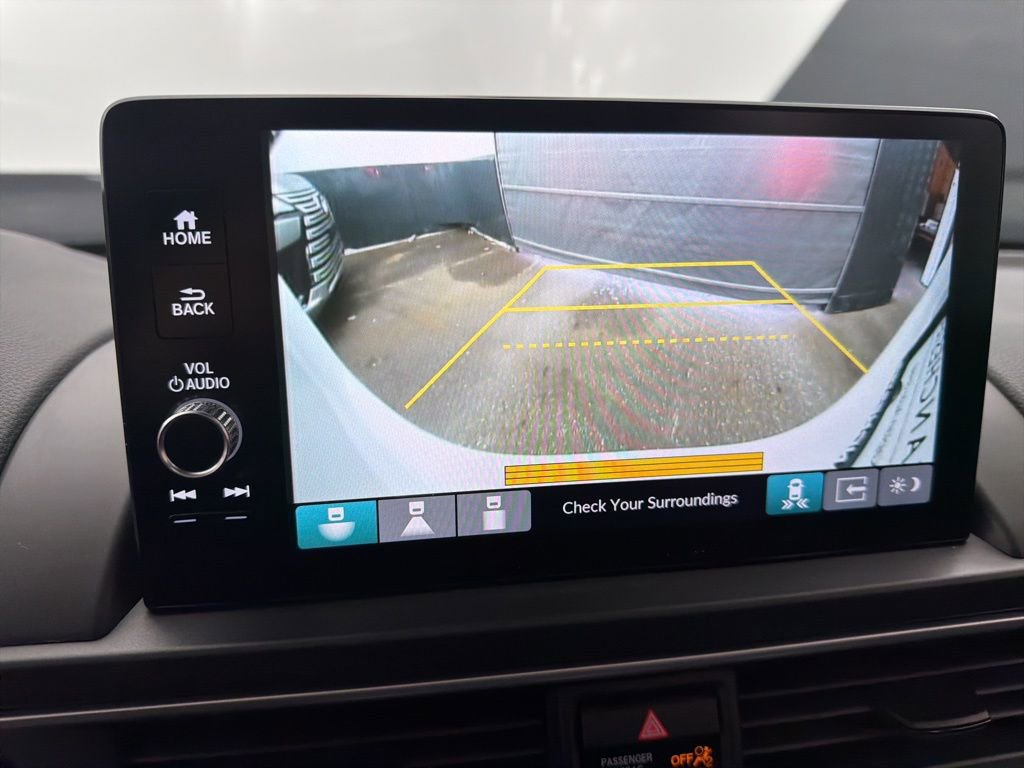 Used 2025 Honda Pilot Touring image 17