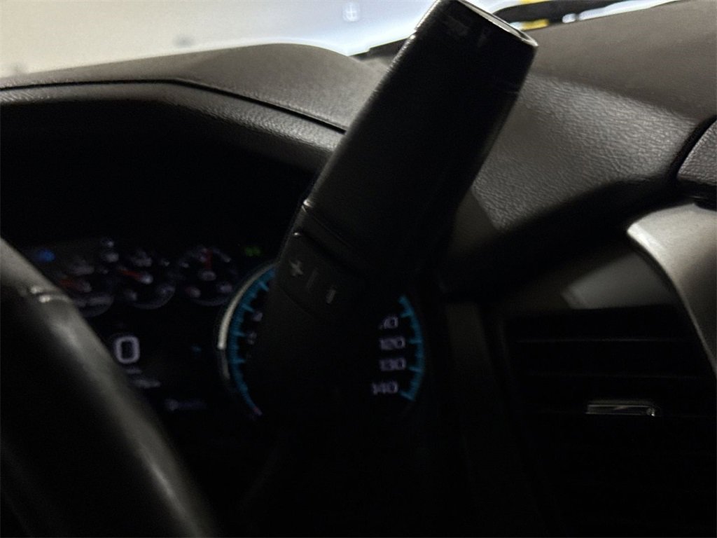 Used 2017 Chevrolet Suburban LT w/ Luxury Package image 16