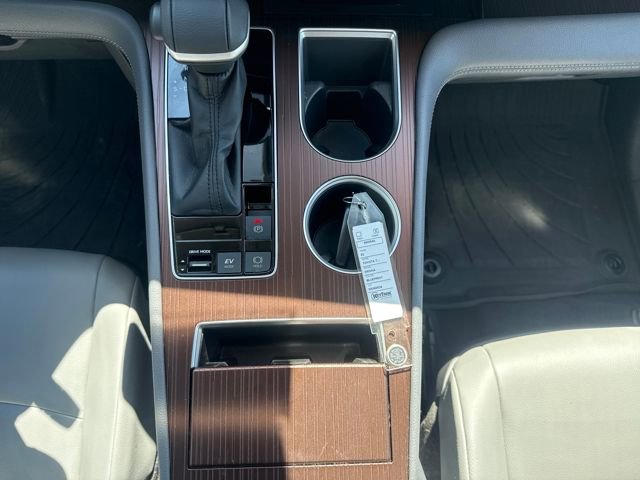 Used 2022 Toyota Sienna XLE w/ XLE Plus Package image 18