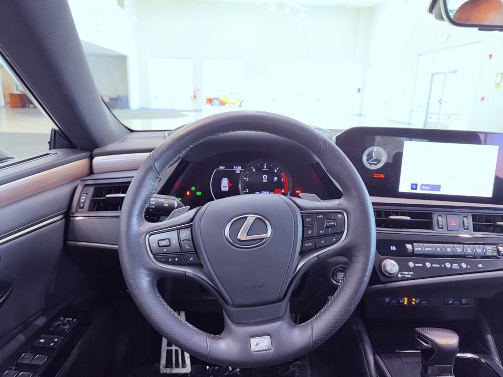 Certified 2023 Lexus ES 350 F Sport w/ Accessory Package (Z2) image 17