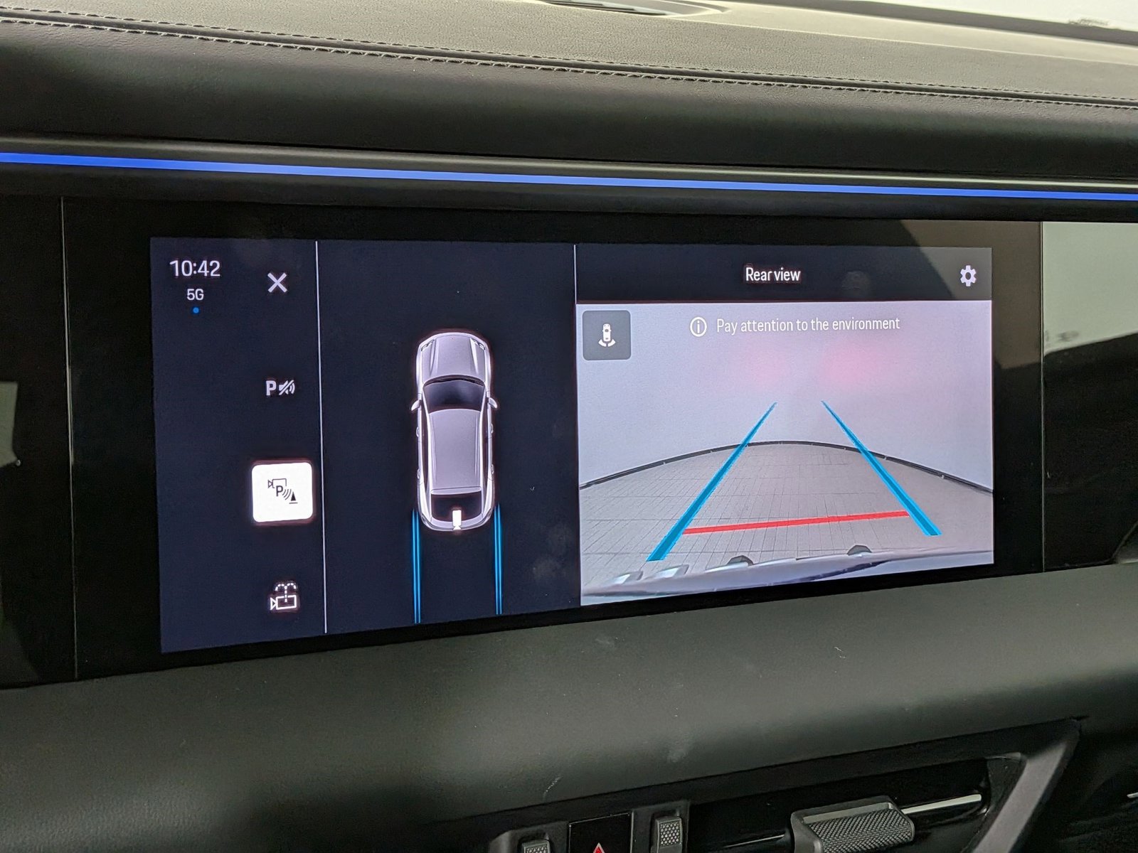 New 2024 Porsche Macan 4 Electric AWD/4WD image 19