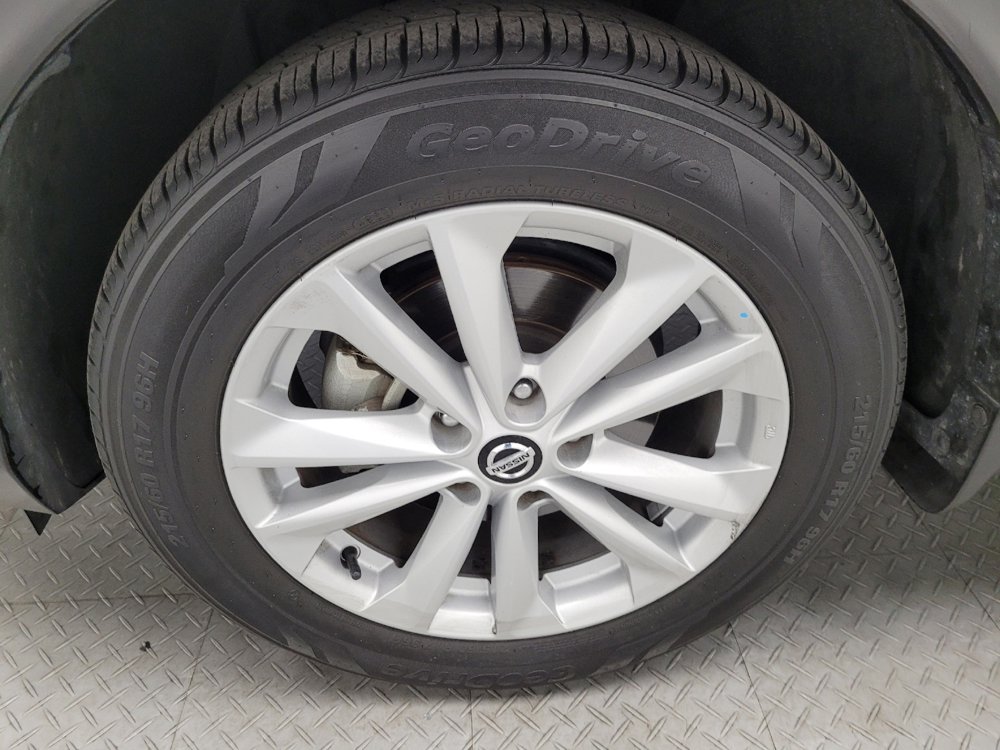 Used 2019 Nissan Rogue Sport SV image 31