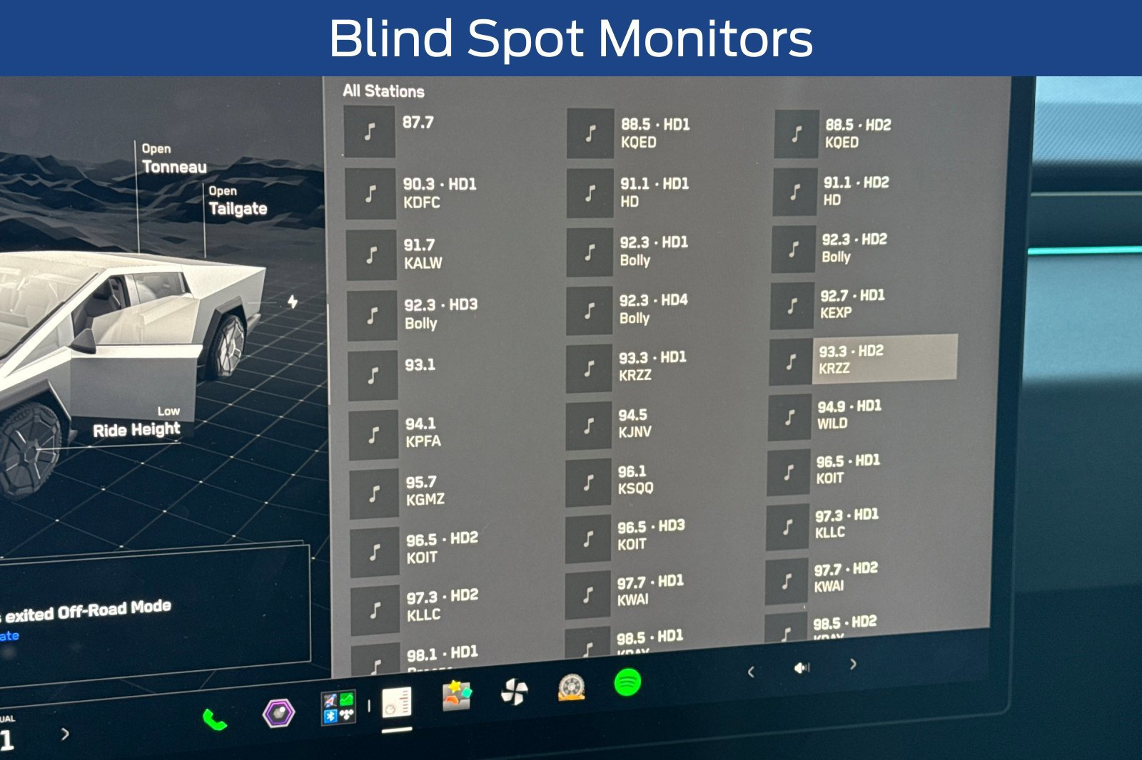 Used 2025 Tesla Cybertruck AWD Crew Cab image 22