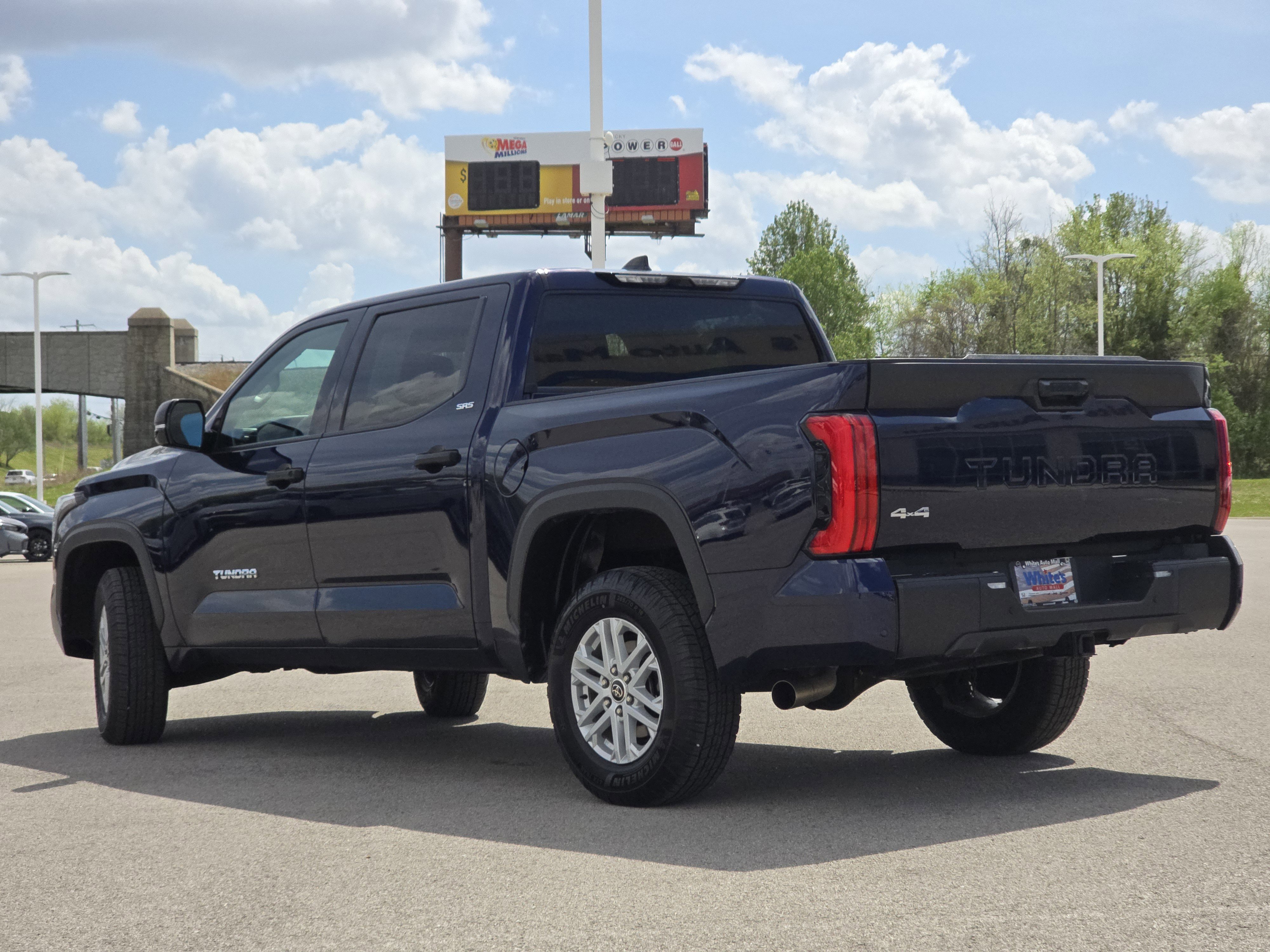 Used 2022 Toyota Tundra SR5 w/ SR5 Convenience Package image 17