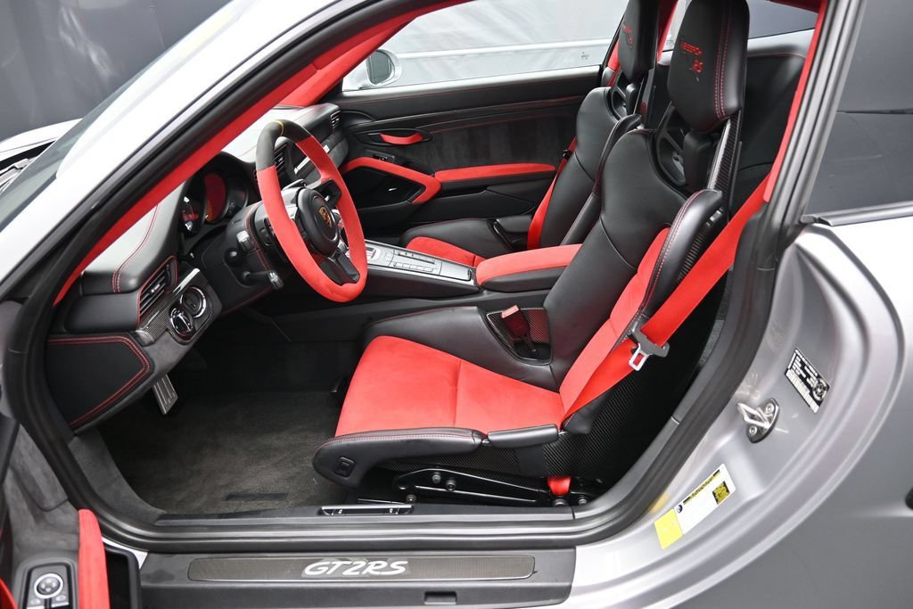 Used 2018 Porsche 911 GT2 RS RWD image 5