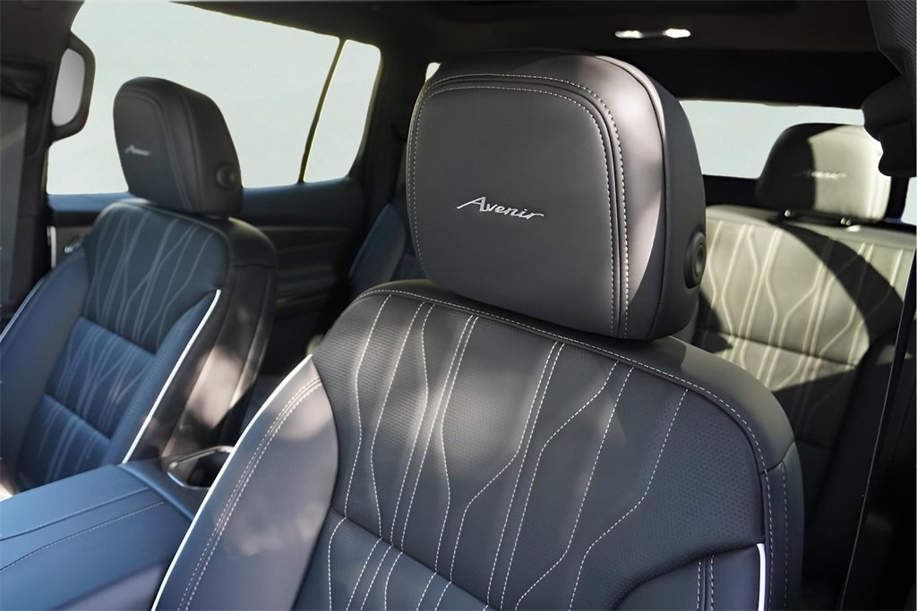 New 2026 Buick Enclave Avenir image 10