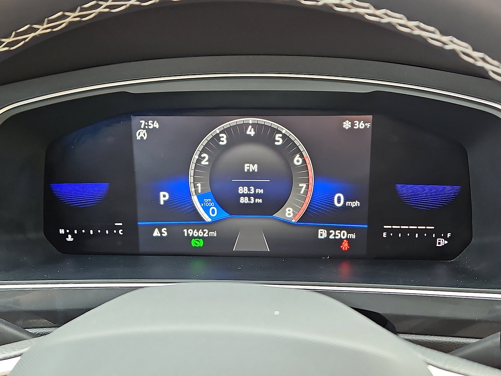 Certified 2022 Volkswagen Tiguan SE image 18