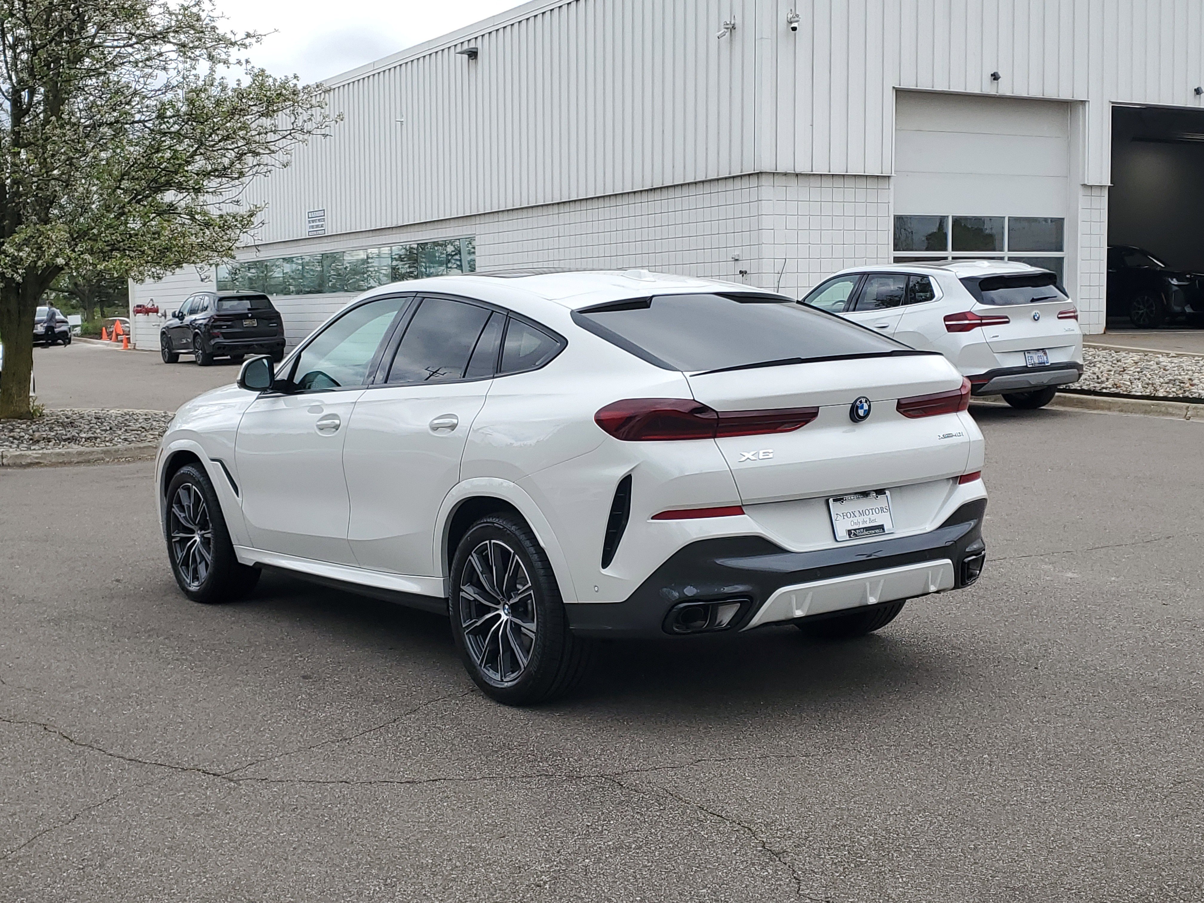 New 2026 BMW X6 xDrive40i w/ Executive Package AWD/4WD image 2