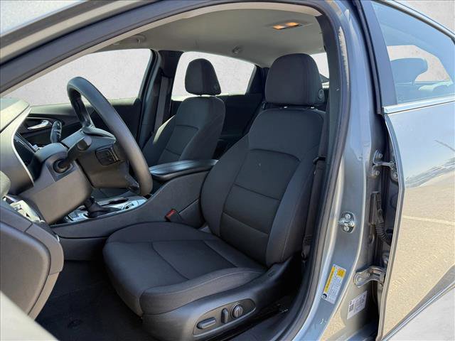 Used 2025 Chevrolet Malibu LT FWD image 11