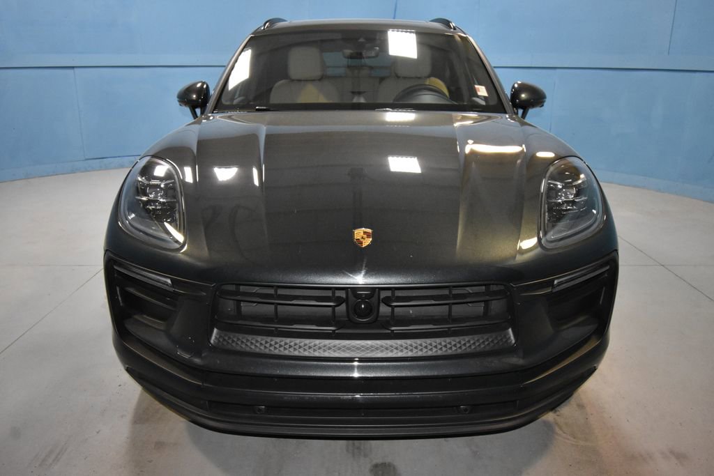 Certified 2025 Porsche Macan image 25