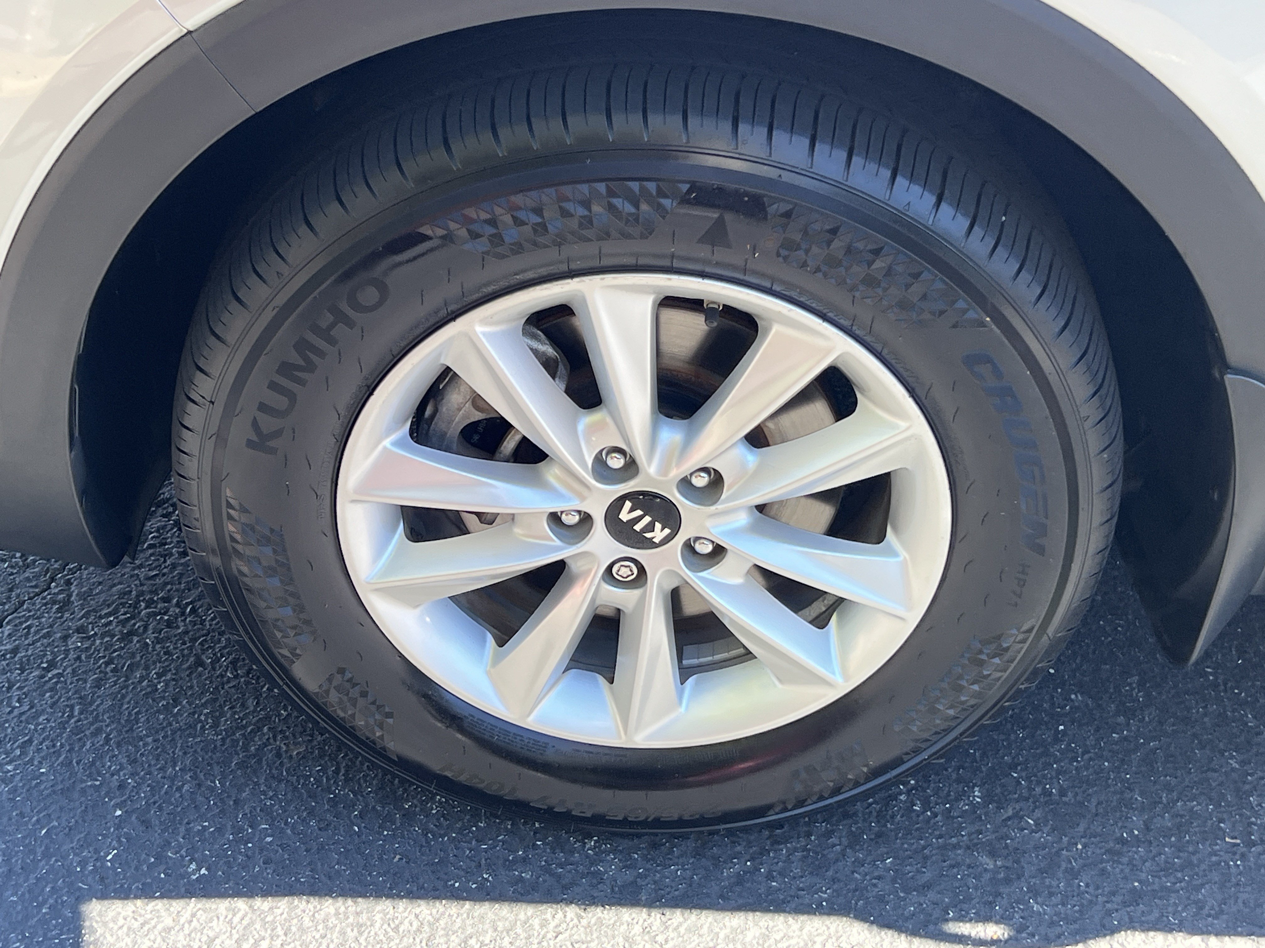 Used 2019 Kia Sorento L FWD image 11